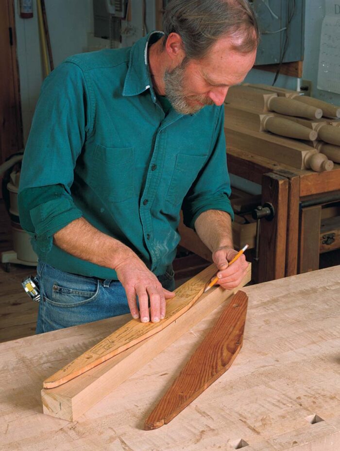 Use patterns for the trestle table's foot and cleat Construction reminders written on the patterns help you avoid mistakes and remember salient details.