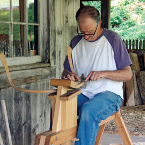 close the clamping head using the shaving horse for maximum stability