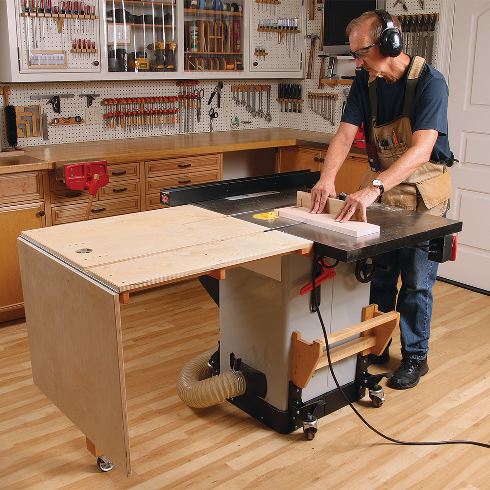 compact outfeed table