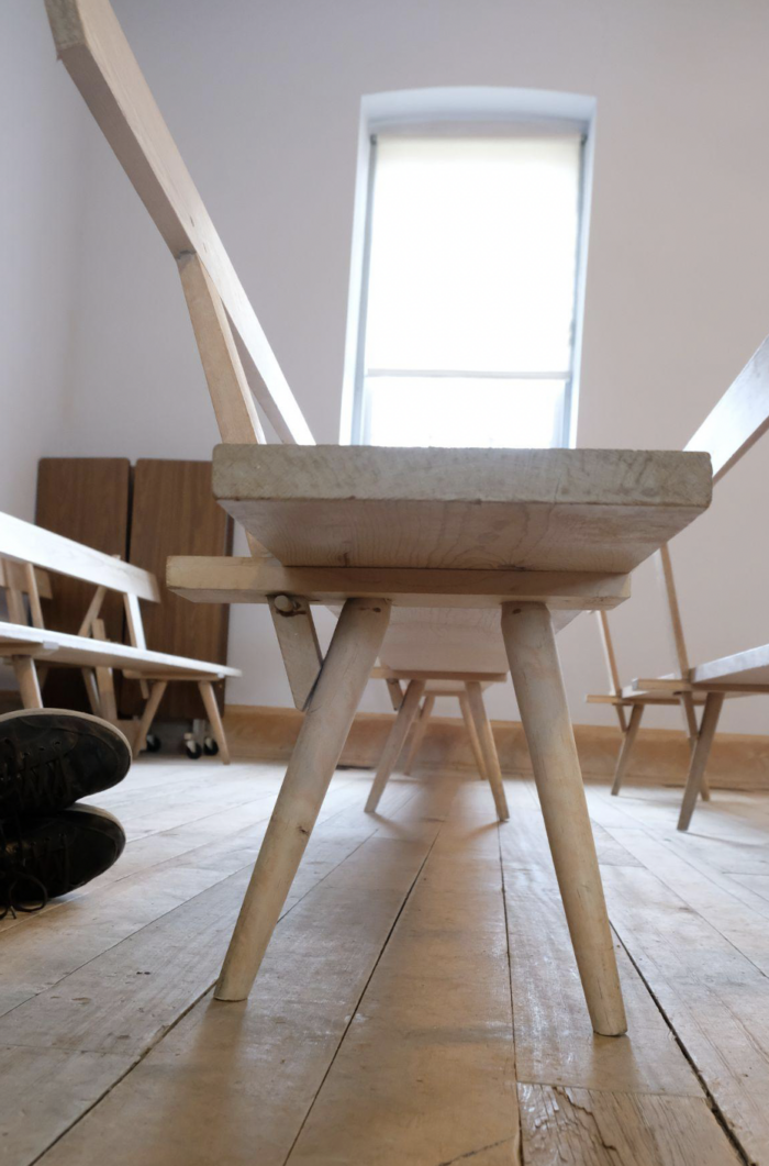 This bench’s splat tenon rests precisely on its mating leg.