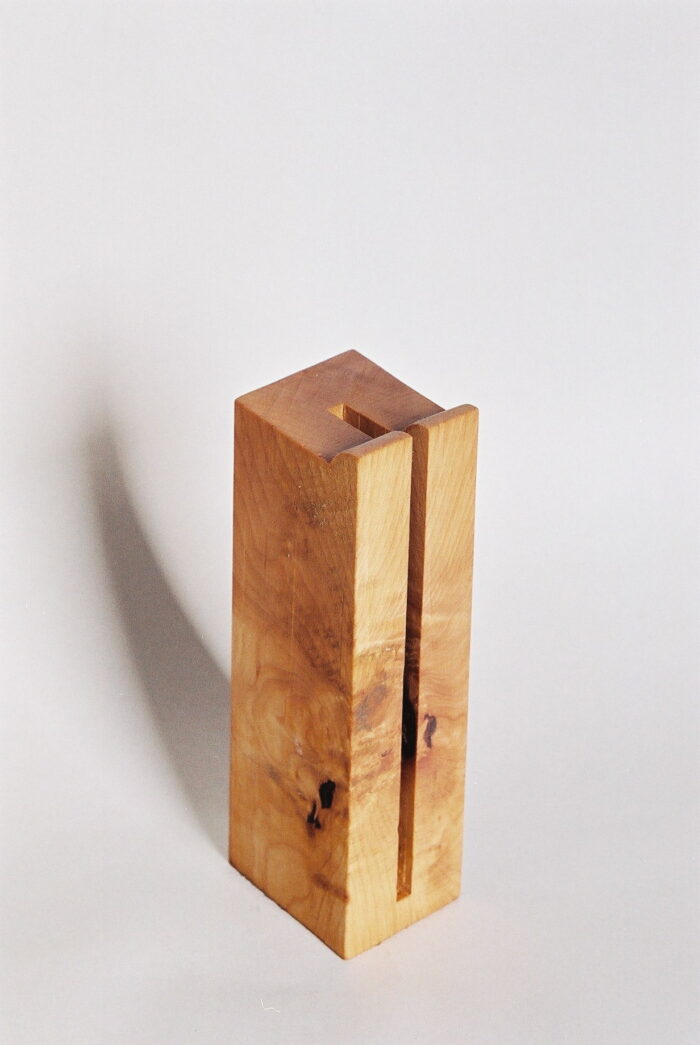 Yoav Liberman's knife block, "One Knife Stand"