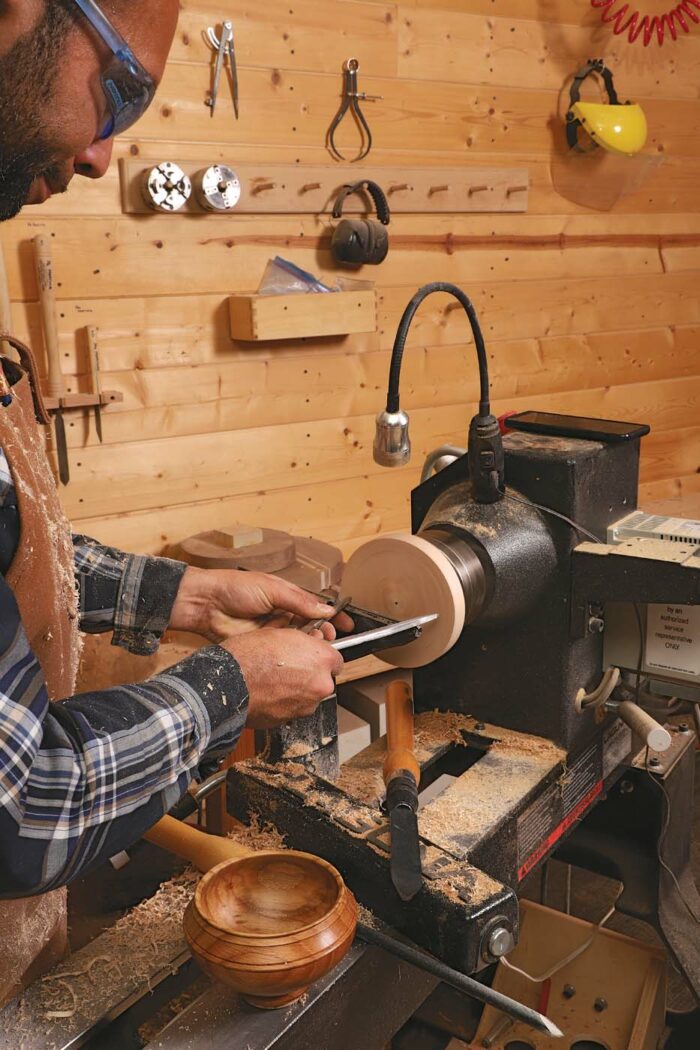 Turning a Southwestern Bowl - FineWoodworking