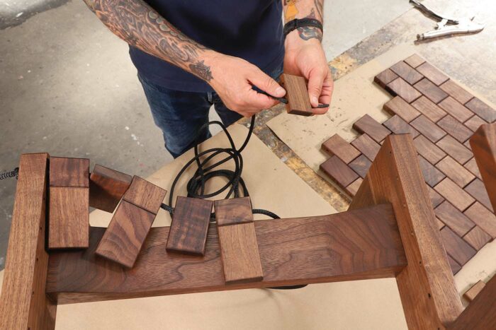 How to weave a wooden tile seat